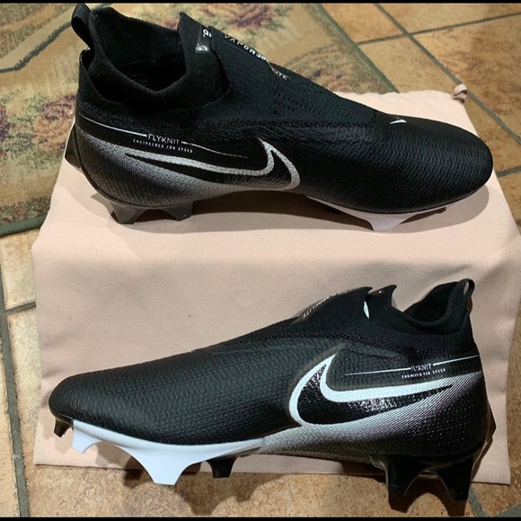 Nike - Picture 5 of 12